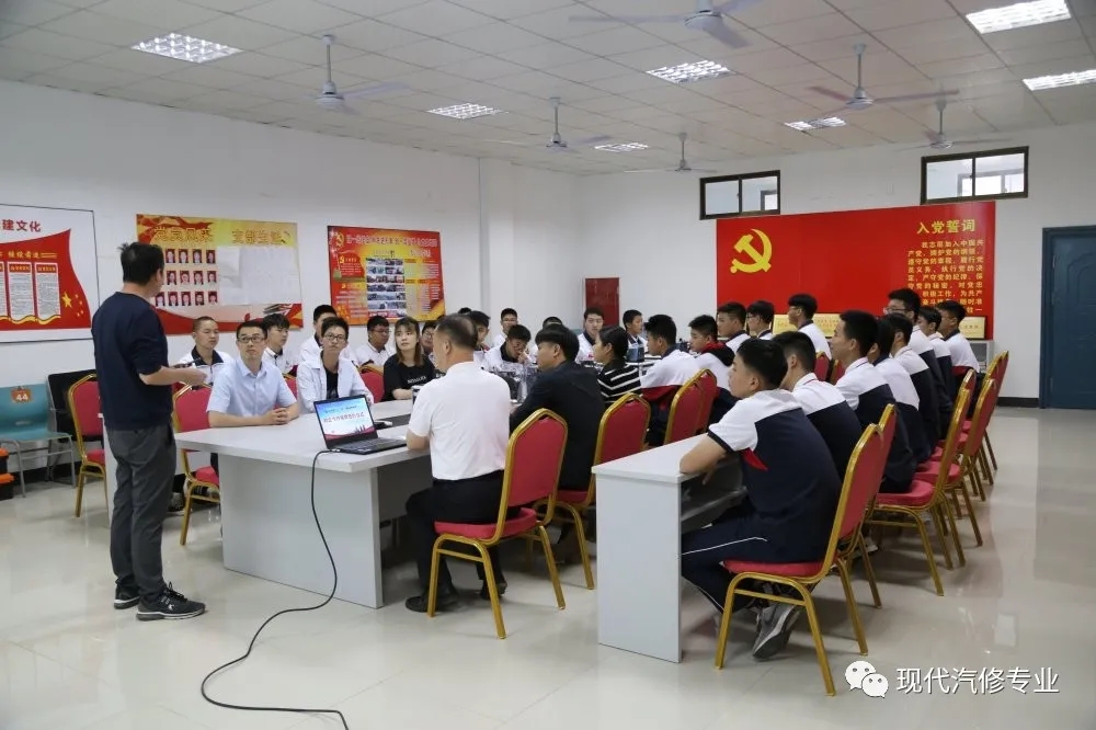 校企合作：杭州现代技工学校与森航科技举行无人机专业授牌签约仪式
