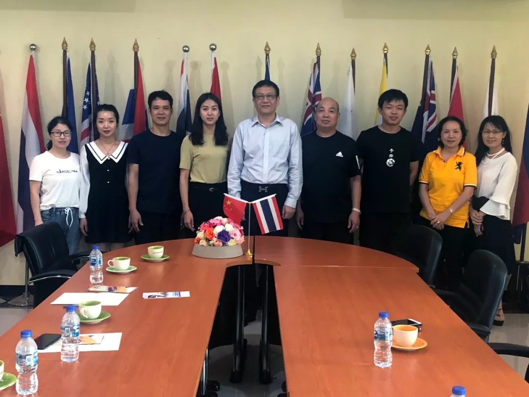 杭州现代学校教师团队考察曼谷吞武里大学，开启中泰合作新篇章